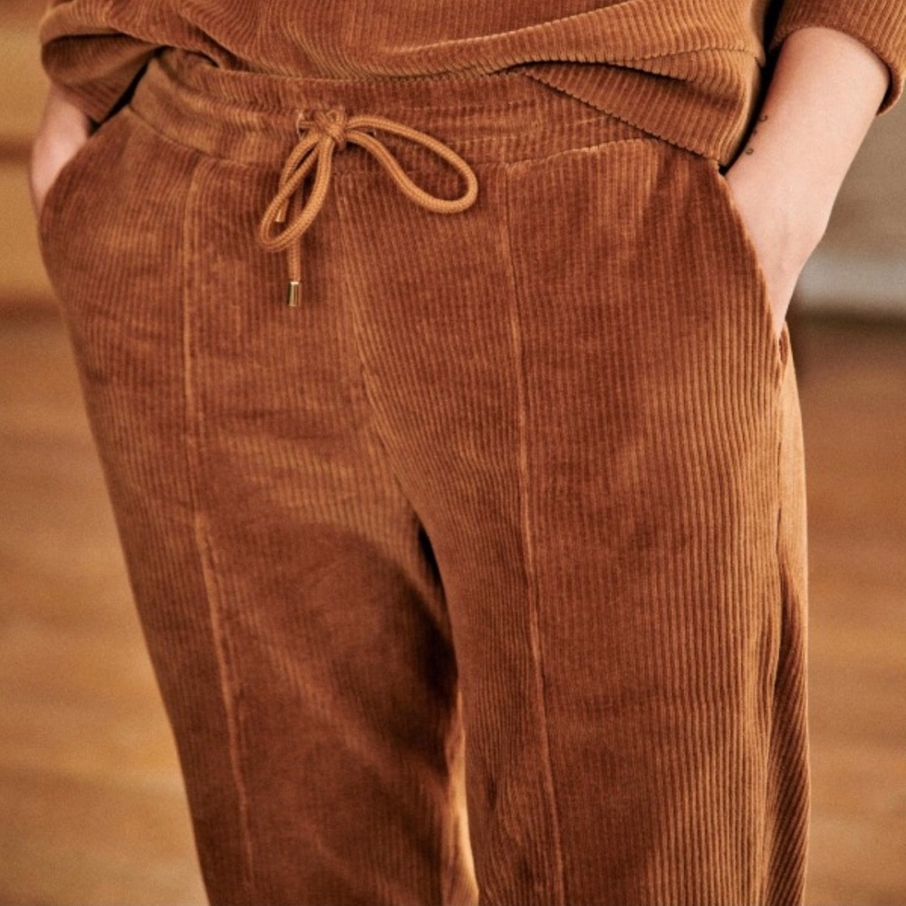 SARAH JOGGERS